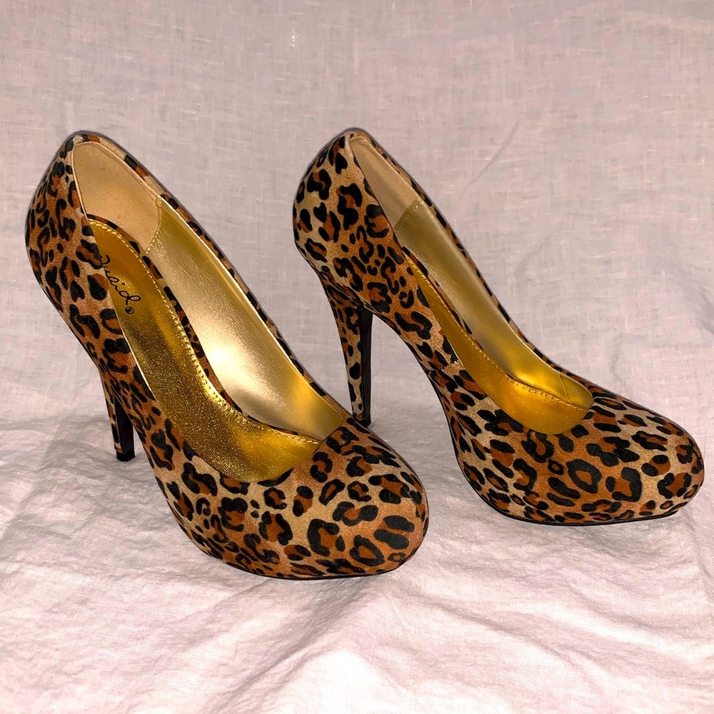 Sexy kitten heels